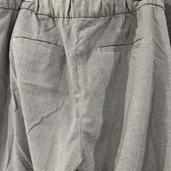 Black and white banana republic dress pants - Picture 2 of 2